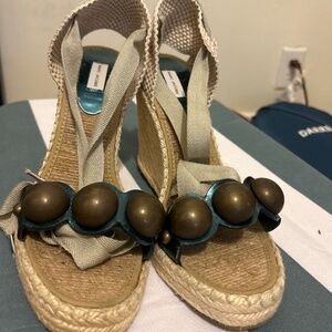 Marc Jacob’s tie wedges